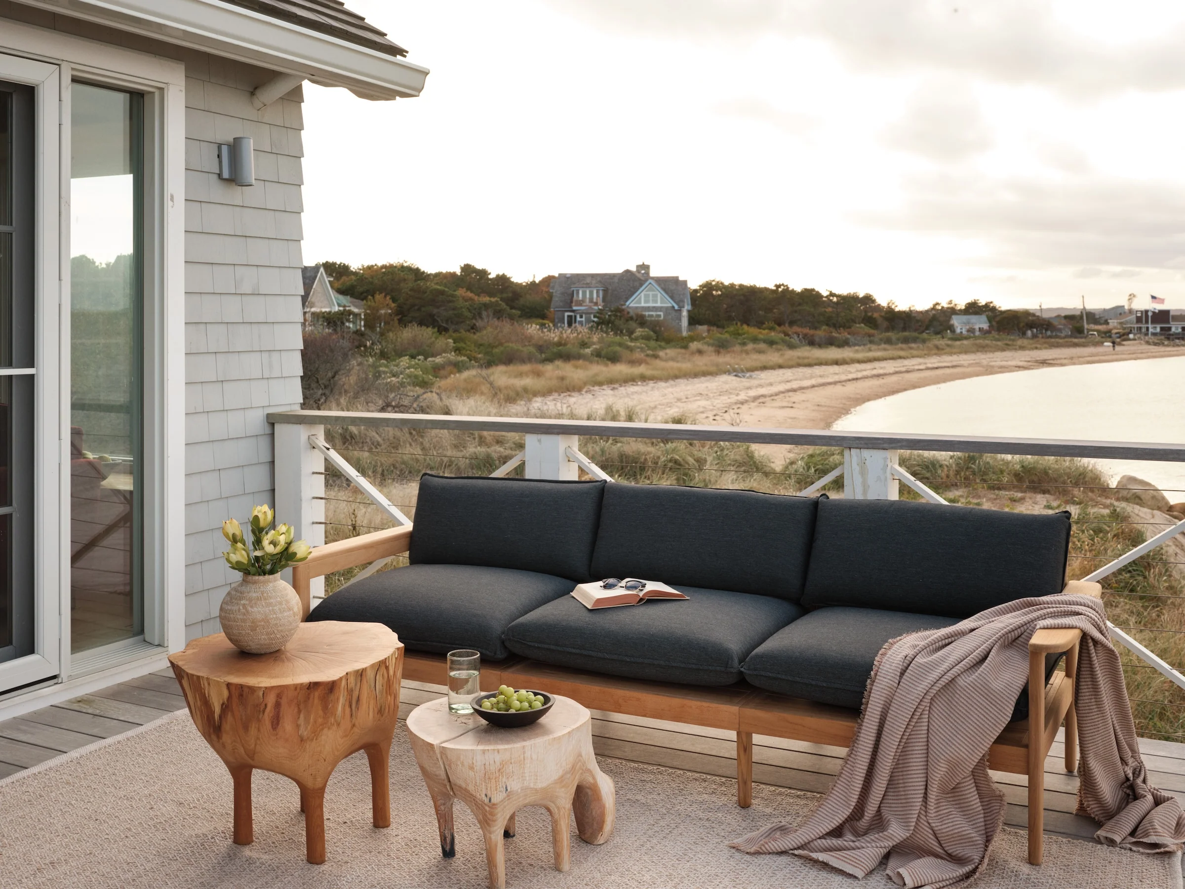 Dunes Teak 3-Seat Sofa 3 Dunes Teak 3-Seat Sofa