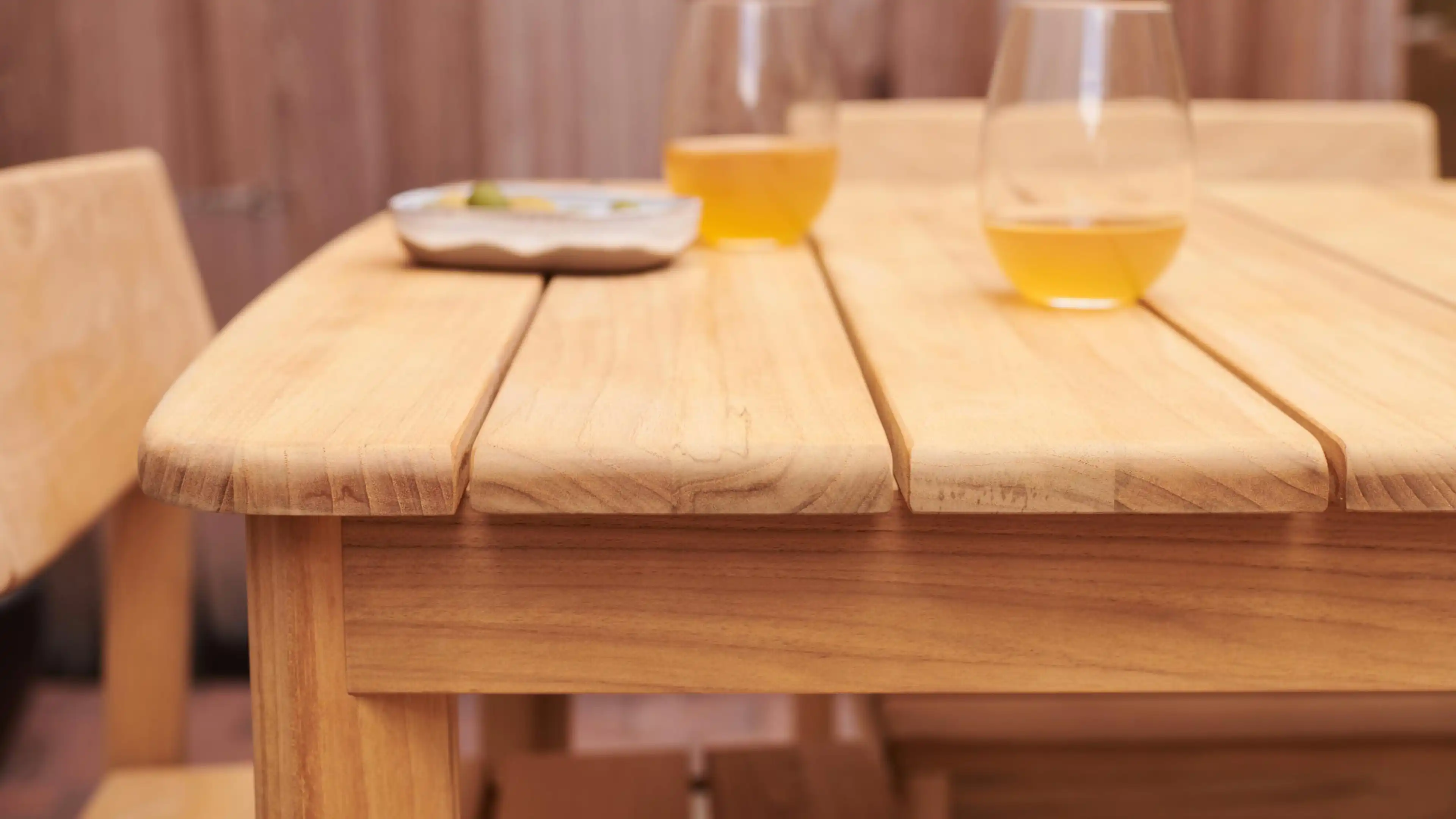 Dunes Outdoor Dining Table & Chairs Set