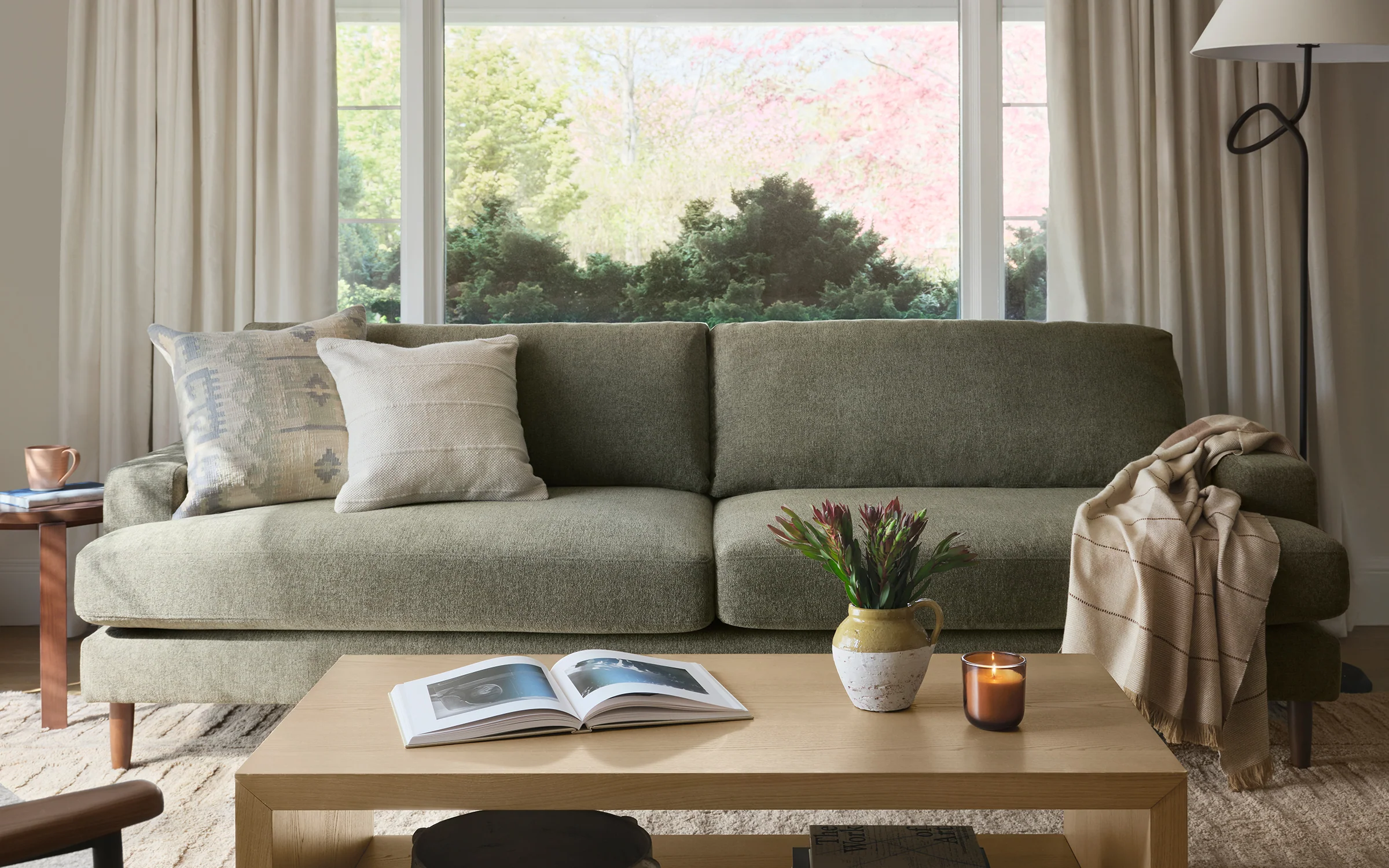 Ember Pro 3-Seat Sofa (96") 3 Ember Pro 3-Seat Sofa (96\")