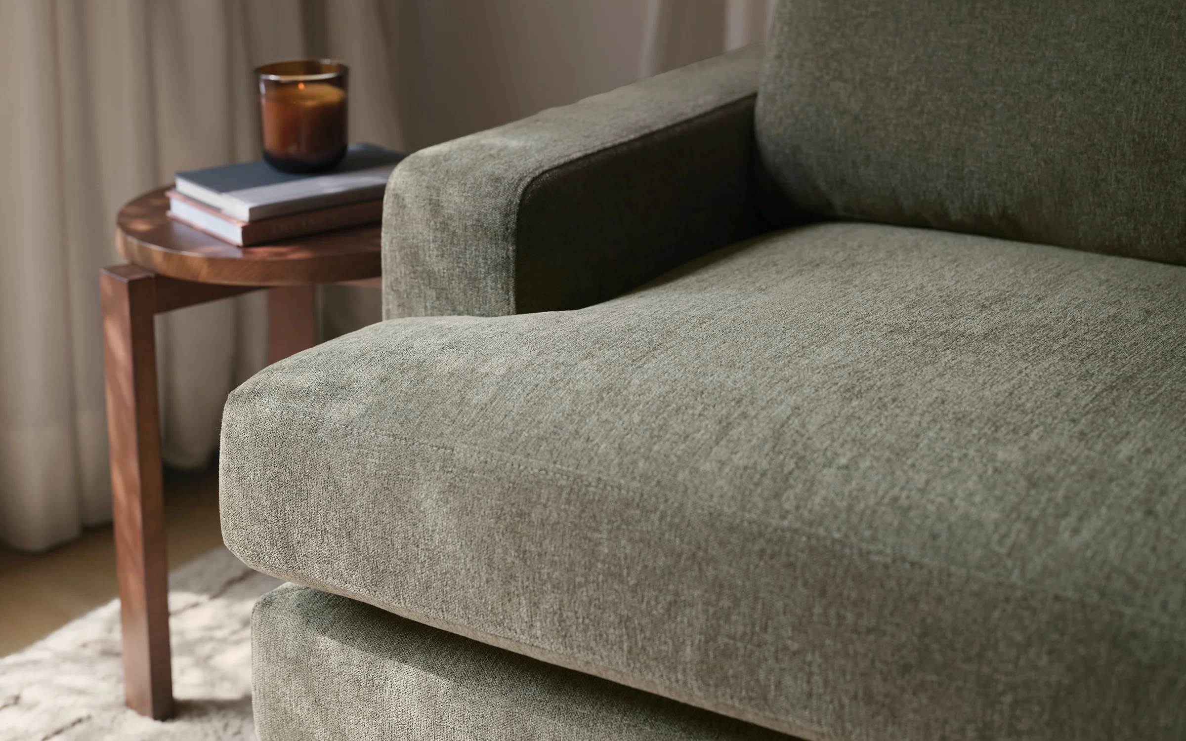 Ember Pro 3-Seat Sofa (96") 4 Ember Pro 3-Seat Sofa (96\")