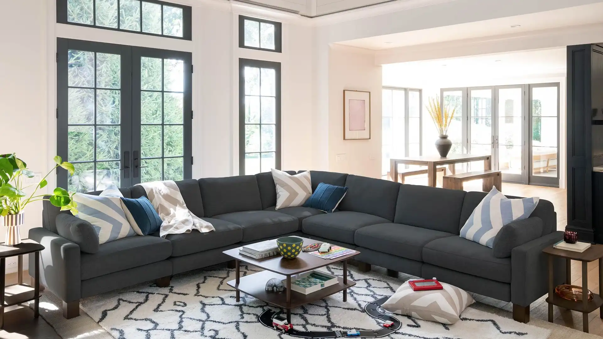 Union 4-Seat Sectional 8 Union 4-Seat Sectional